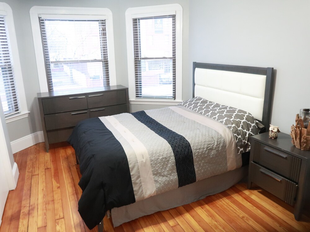 3 bdrm apt near Airport&Downtown Boston FeWodirekt