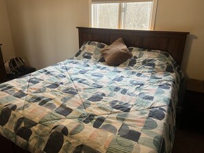 5 bedrooms, WiFi, bed sheets