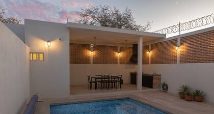 Casa La Paz with pool, patio and bbq grill