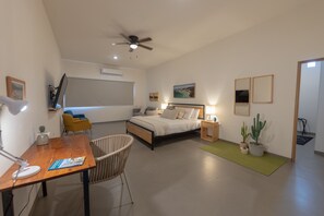 3 bedrooms, desk, iron/ironing board, travel crib