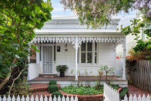Exterior - Alkira House Victorian Retreat in Leafy Hawthorn (Hawthorn)