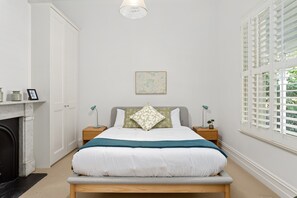 2 bedrooms, WiFi (free), bed sheets - Alkira House Victorian Retreat in Leafy Hawthorn (Hawthorn)