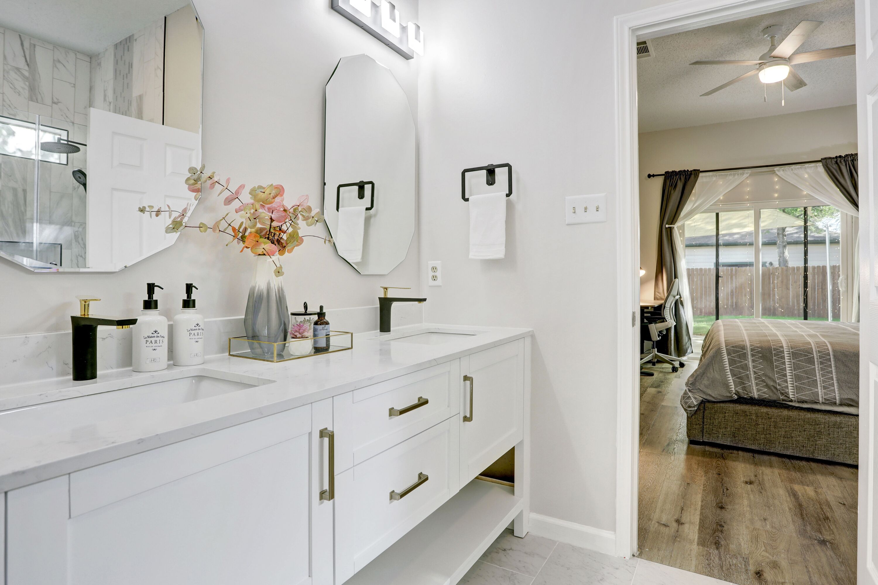 3 bedrooms, in-room safe, desk, iron/ironing board