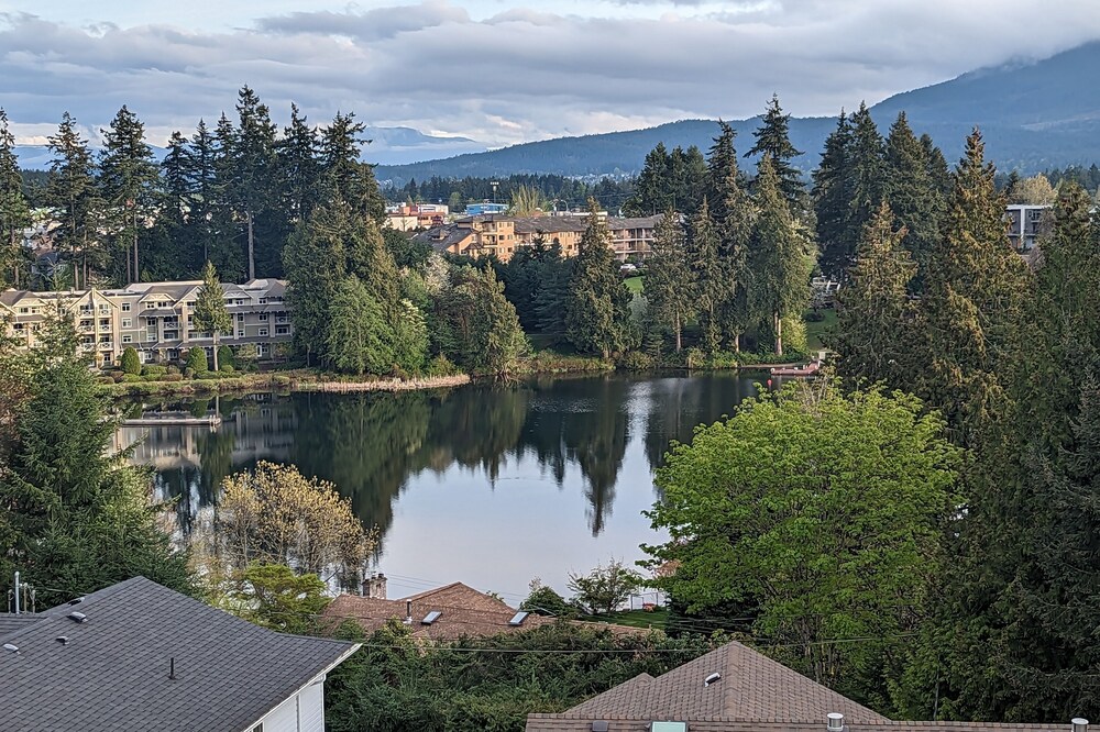 Crystal Hollows Lake View