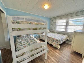 2 bedrooms, Internet, bed sheets