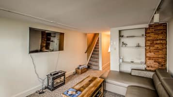 Smart TV 55-inci dengan saluran TV digital, TV, dan Netflix