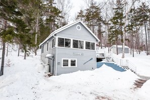 Exterior - Rockwood Hills · Lake House: Private Dock, Sauna, Pets and Kayaks (Rockwood)