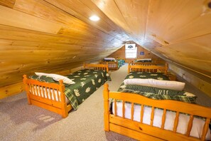 3 chambres, fer et planche à repasser, Wi-Fi, draps fournis