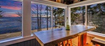 Rockwood Hills · Lake House: Private Dock | Pet-Friendly | Kayaks | Fire-Pit