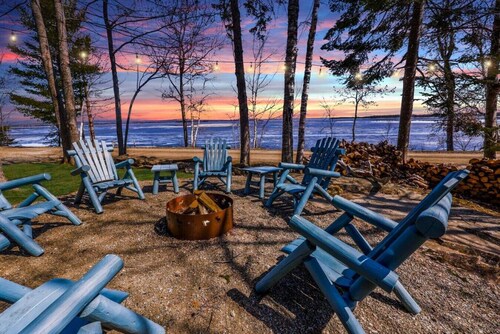 Rockwood Hills · Lake House: Private Dock | Pet-Friendly | Kayaks | Fire-Pit