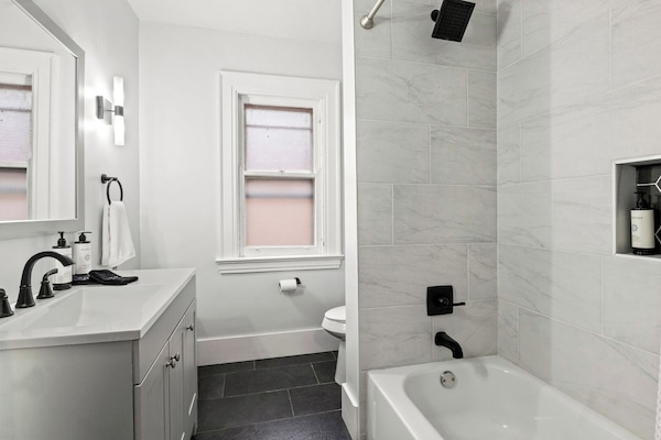 2nd floor modern marble bathroom