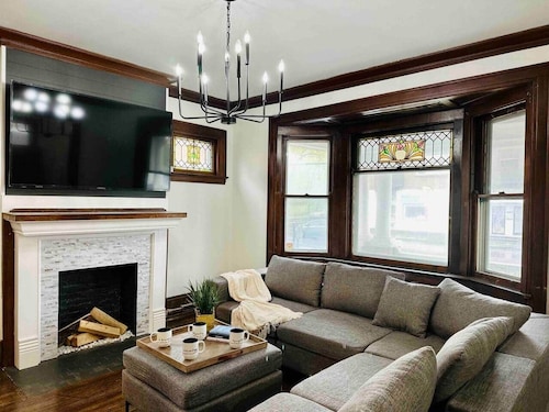 5 br|Parking | Mins to RIT, UR & Strong