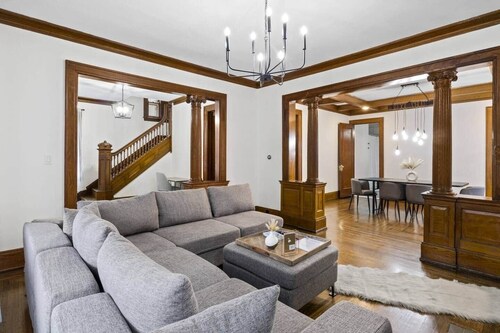 5 br|Parking | Mins to RIT, UR & Strong