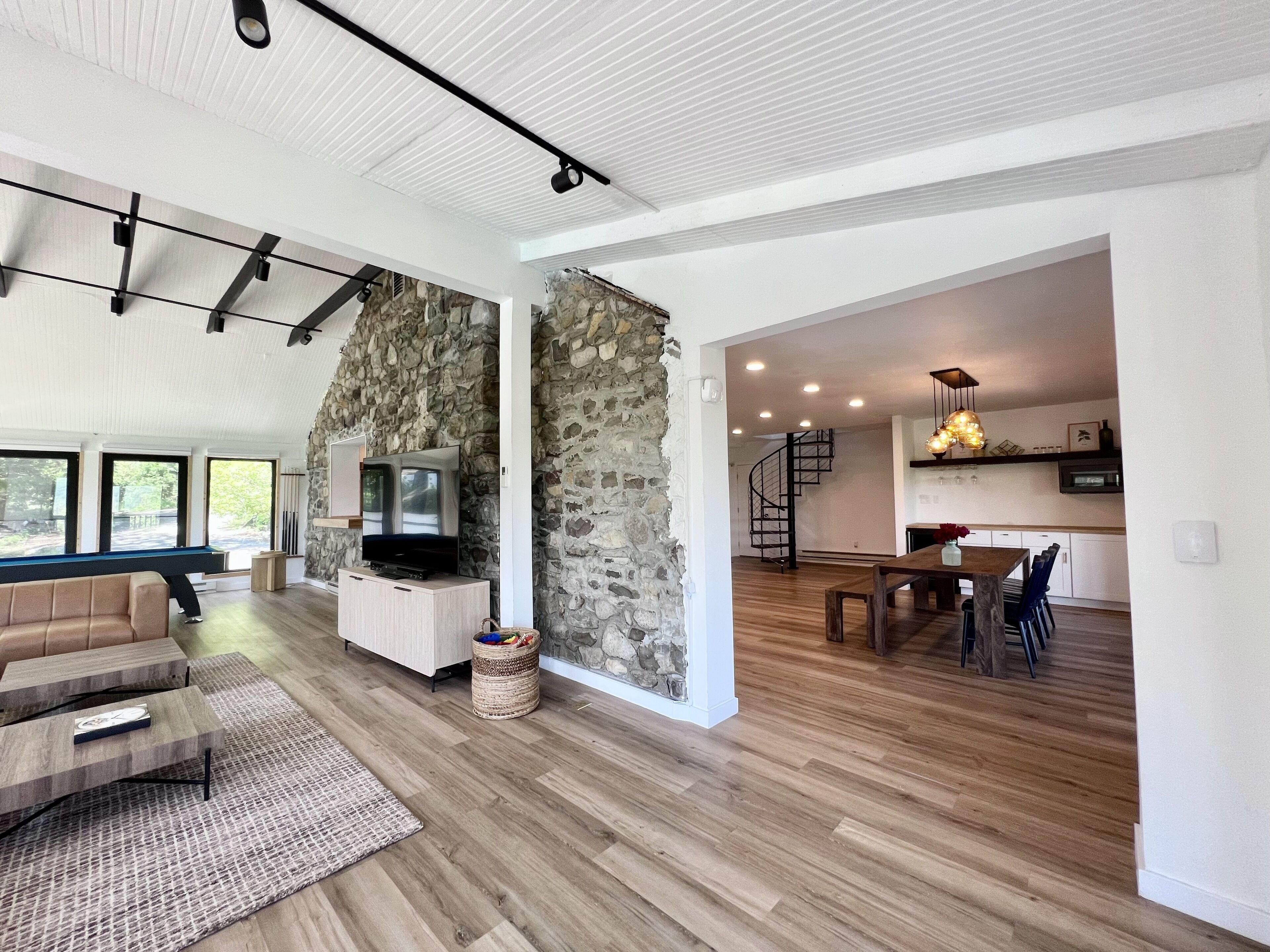 Luxury Renovated & Furnished with Private Heated Pool - Stunning Lake View!