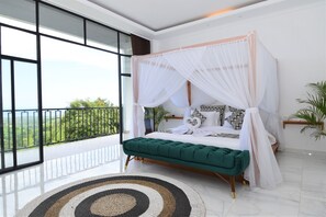 4 عدّة غرف نوم ومكتب ومكواة/لوح كي وملاءات أسرّة