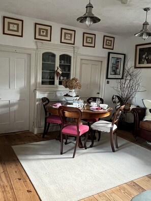 Dining - Irish Thatched cottage. Escape to a piece of living history on a country farm (Knocklong)