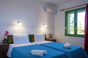 3 habitaciones, tabla de planchar con plancha, wifi y ropa de cama