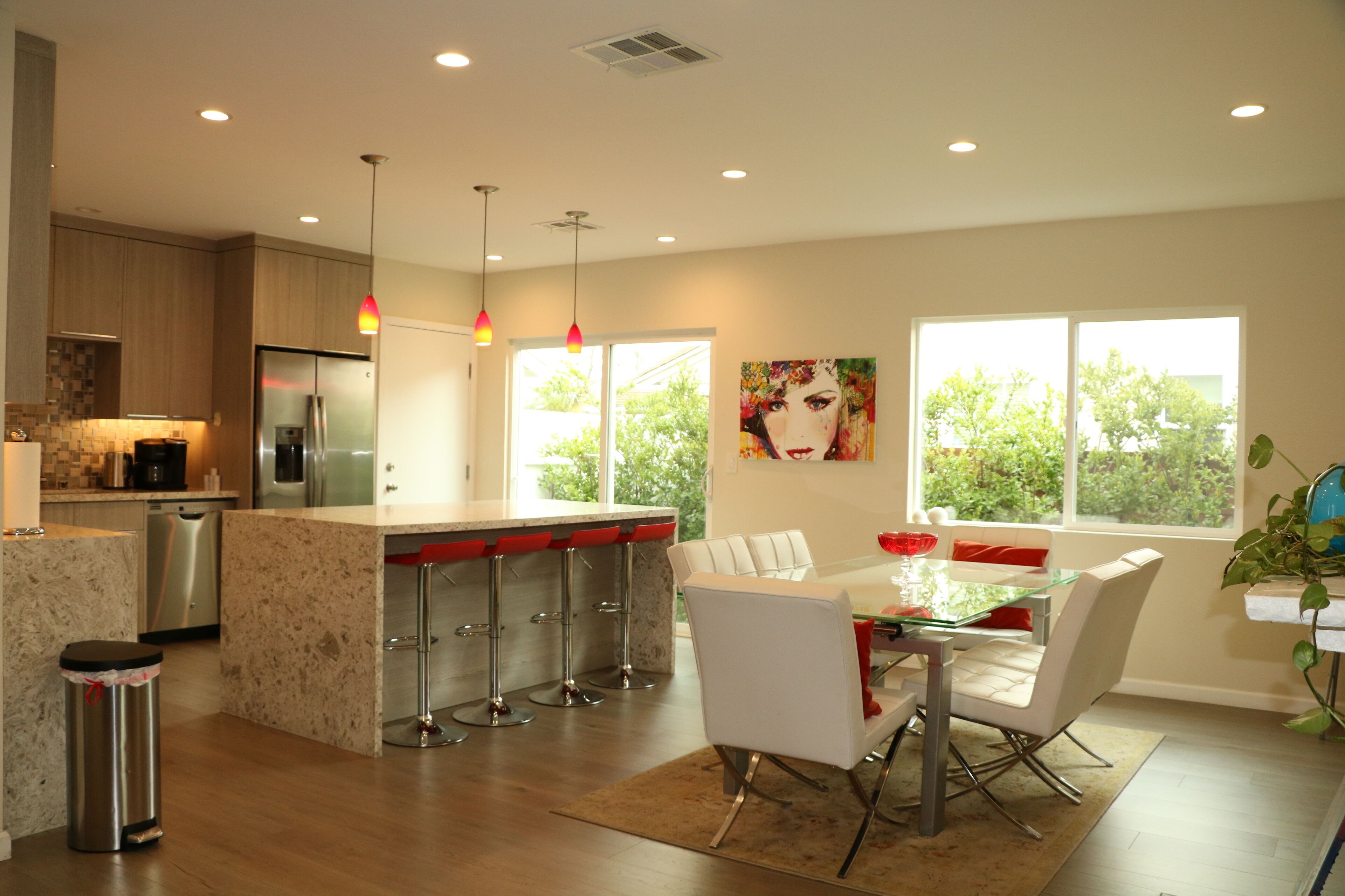 Beautifully Remodeled 4BR Home-Outdoor Dining BBQ