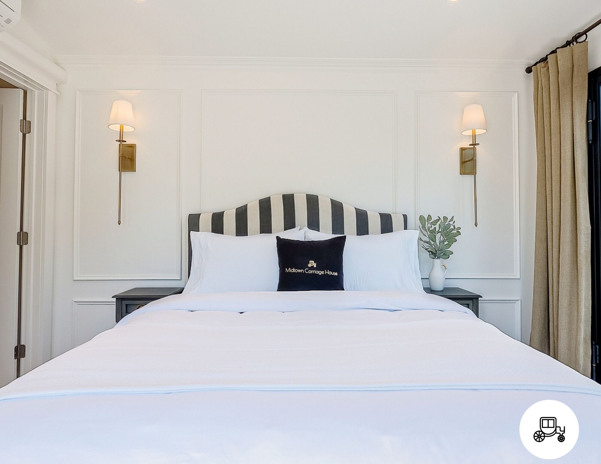 Historic Phoenix's Midtown Carriage House, Downtown {Smart Home Amenities}