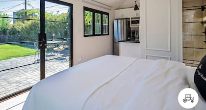 Historic Phoenix's Midtown Carriage House, Downtown {Free Parking}