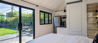 Historic Phoenix's Midtown Carriage House, Downtown {Free Parking}