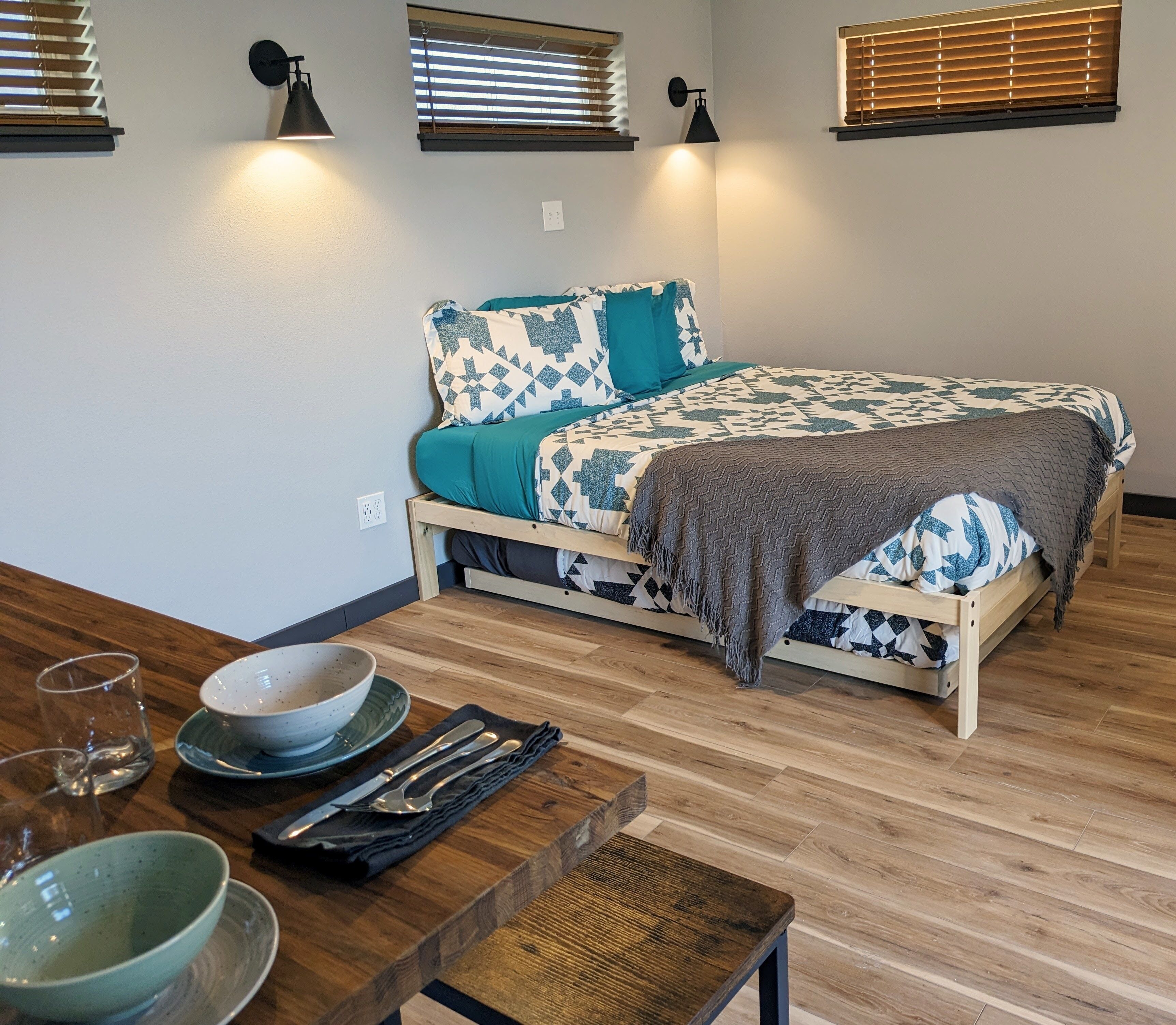 Modern, pet-friendly, private - with free EV charger level 2