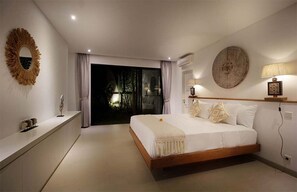 5 bedrooms, in-room safe, desk, WiFi - Bumbak Street Canggu - Villa Papaya (Bali)