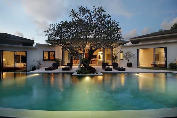 Outdoor pool - Bumbak Street Canggu - Villa Papaya (Bali)