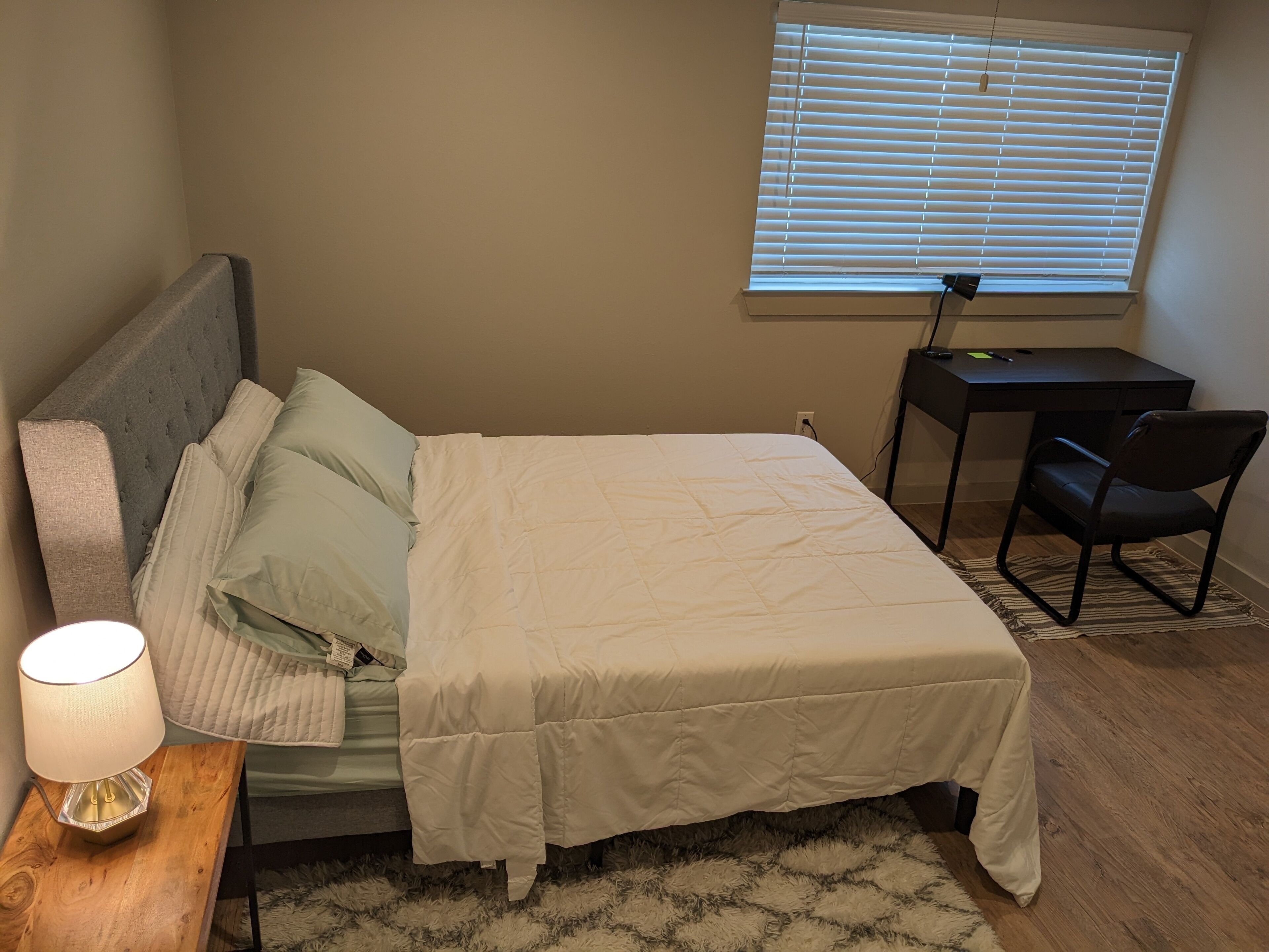 Cosy Apt. Near Downtown. A Quiet Place.