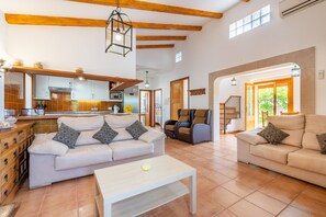 Fernseher, Tischtennisplatte