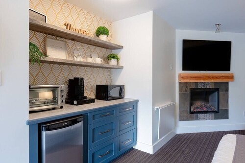 Ocean View Hideaway Suite B