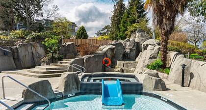 Ocean View Hideaway Suite B