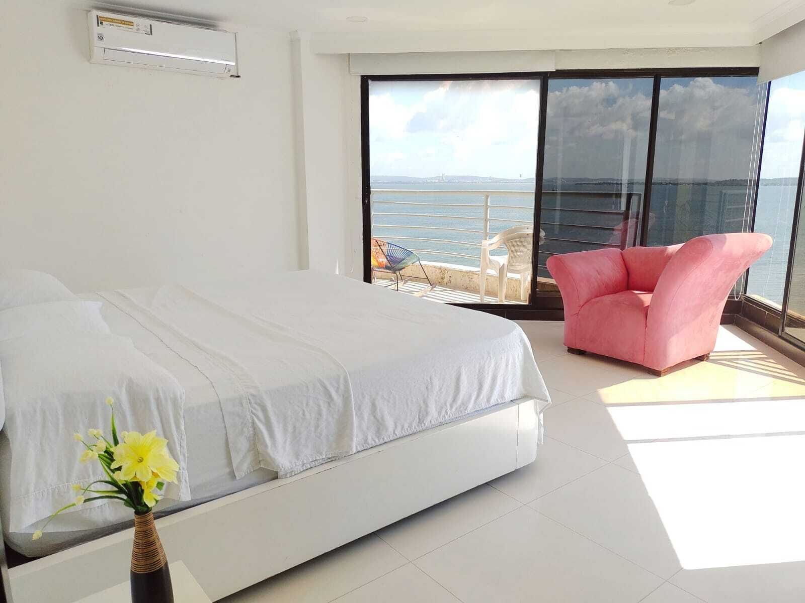 Incredible Penthouse with Panoramic Pool