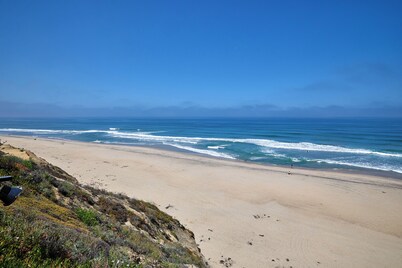 Just a few steps to stairs to ocean! Gated. The Sanctuary at South Sierra