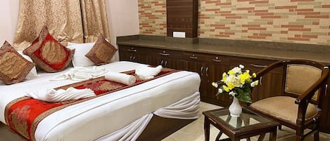 Family Room | Room amenity
