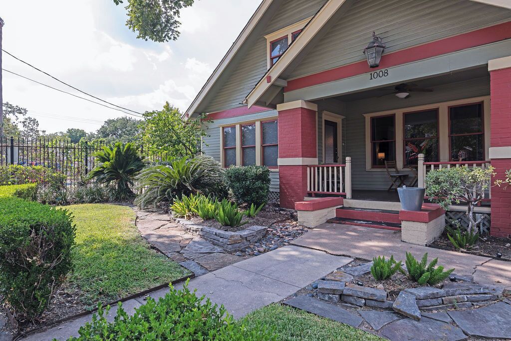 Your Montrose Gem! Sleeps 40/17BR/7.5BA/8PA
