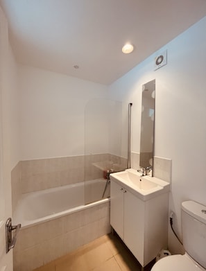 Towels, soap, shampoo