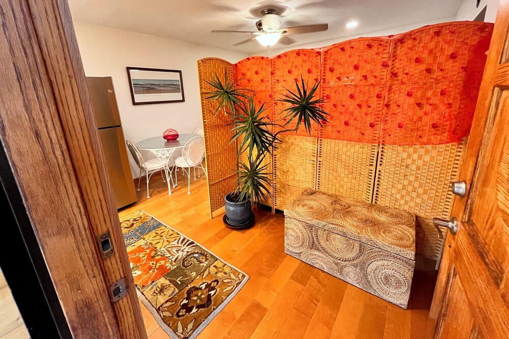 Adorable 1 bedroom house 8 min from La Jolla!