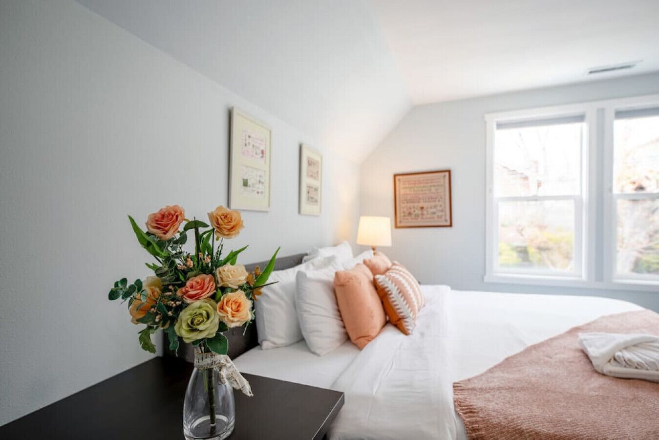 1116 Upper · 4b3b Upper Unit in Capitol Hill/Central Location