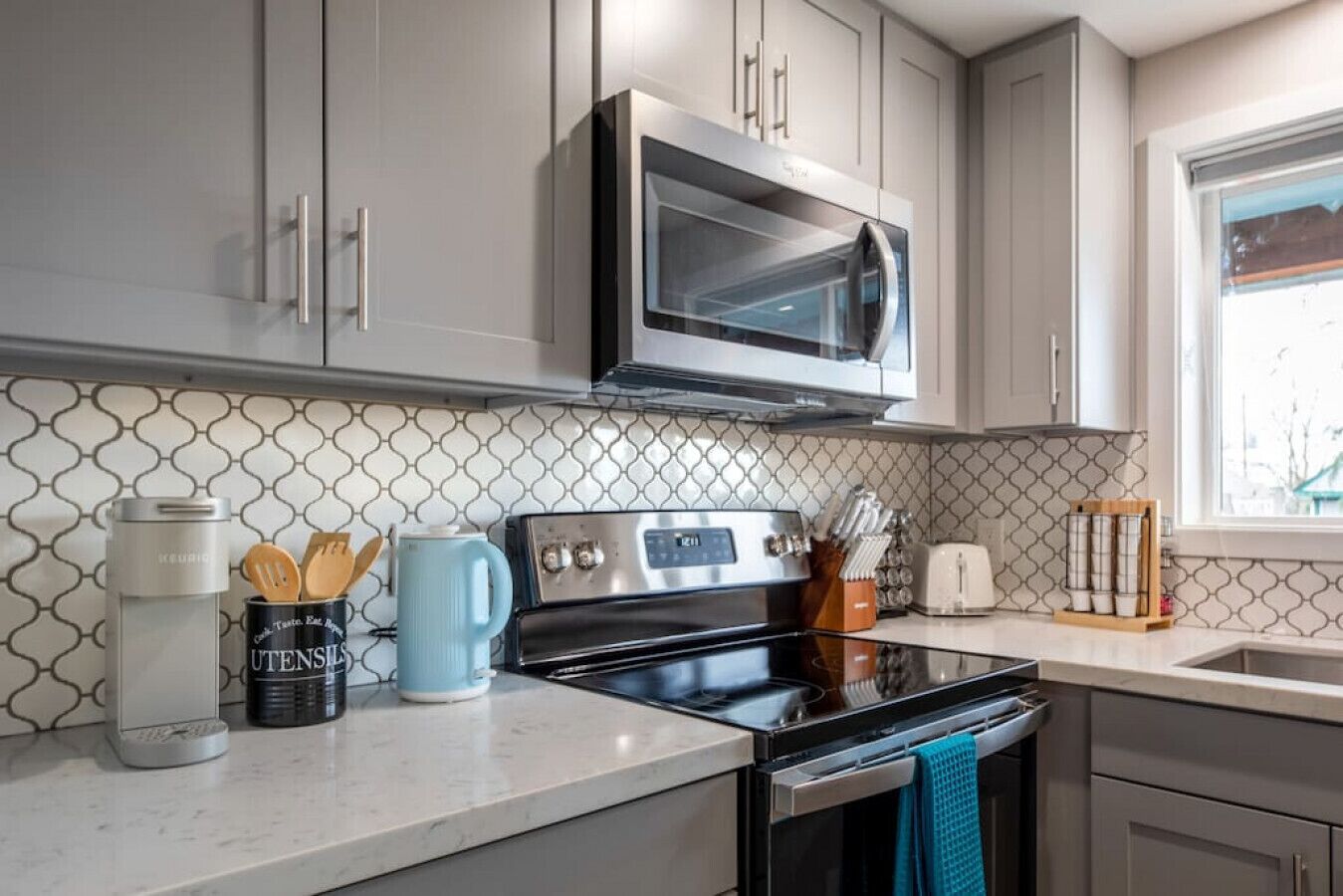 1116 Lower · 2b1b Lower Unit in Capitol Hill/Central Location