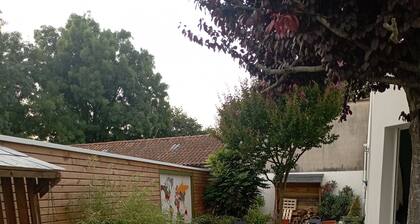 Maison tranquille a 3,5km du centre ville de la Rochelle.