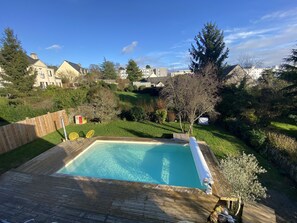 Lämmitetty uima-allas