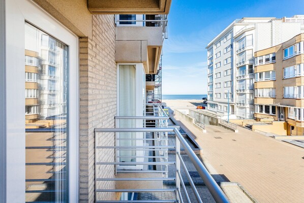 Property grounds - Apartment in Koksijde near Sea Dike (Koksijde)