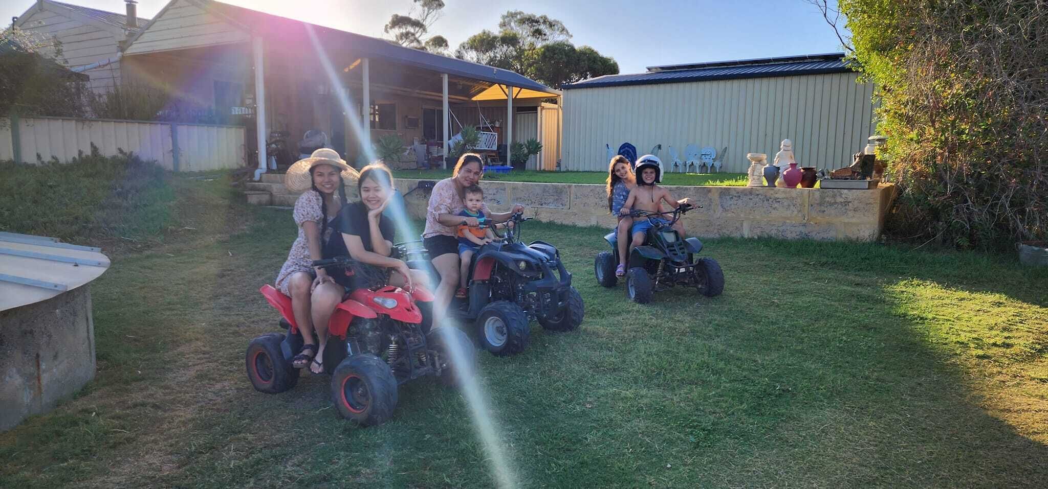 Quant & Quirky Country Farm Stay Outdoor Accomodation.