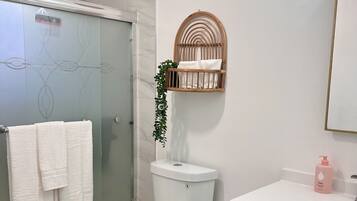 Hårtørrer, håndklæder, Sæbe, Shampoo