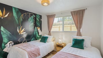 2 bedrooms, desk, iron/ironing board, free WiFi