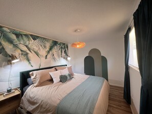 2 bedrooms, desk, iron/ironing board, free WiFi