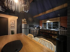Fridge, oven, stovetop, coffee/tea maker