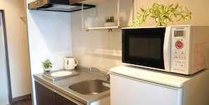 Stovetop, electric kettle
