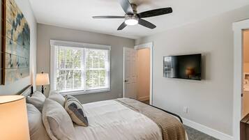 Iron/ironing board, travel cot, free WiFi, bed sheets